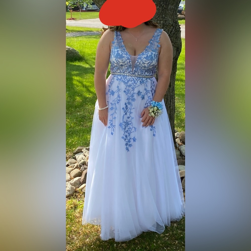 Prom dress in great condition size 13